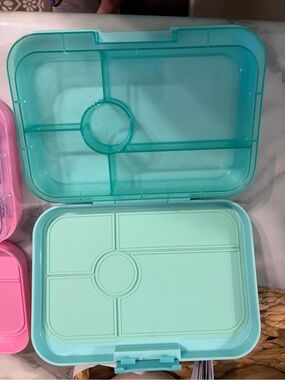 Mint Green Compartmentalized Lunch Box -yumbox